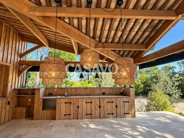 Vente Maison 5 pièces de 73m² - 13980 Alleins