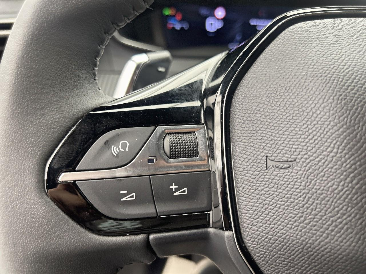 Peugeot 2008 130 s&s eat8 allure — photo 25