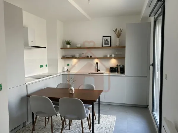 Appartement 3 pièces en étage elevé avec terrasse