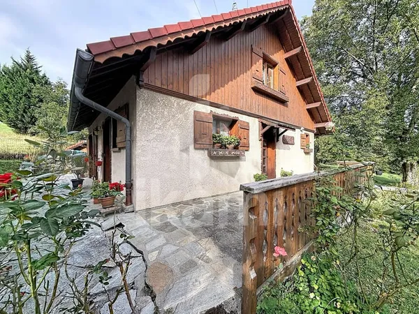 Maison familiale avec 4 chambres et jardin