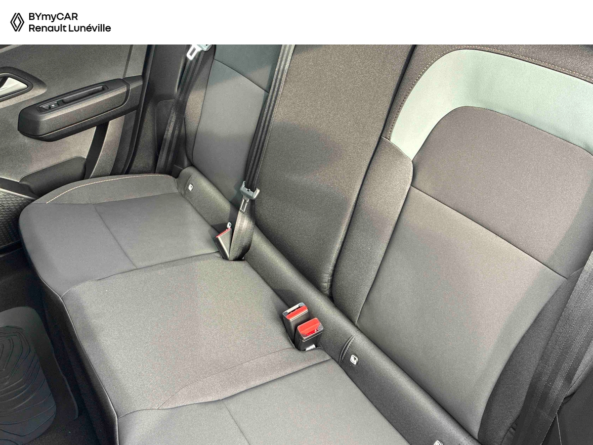 Dacia Sandero Hybrid 155 — photo 12