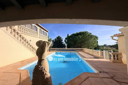 Maison 6 pièces 242 m²