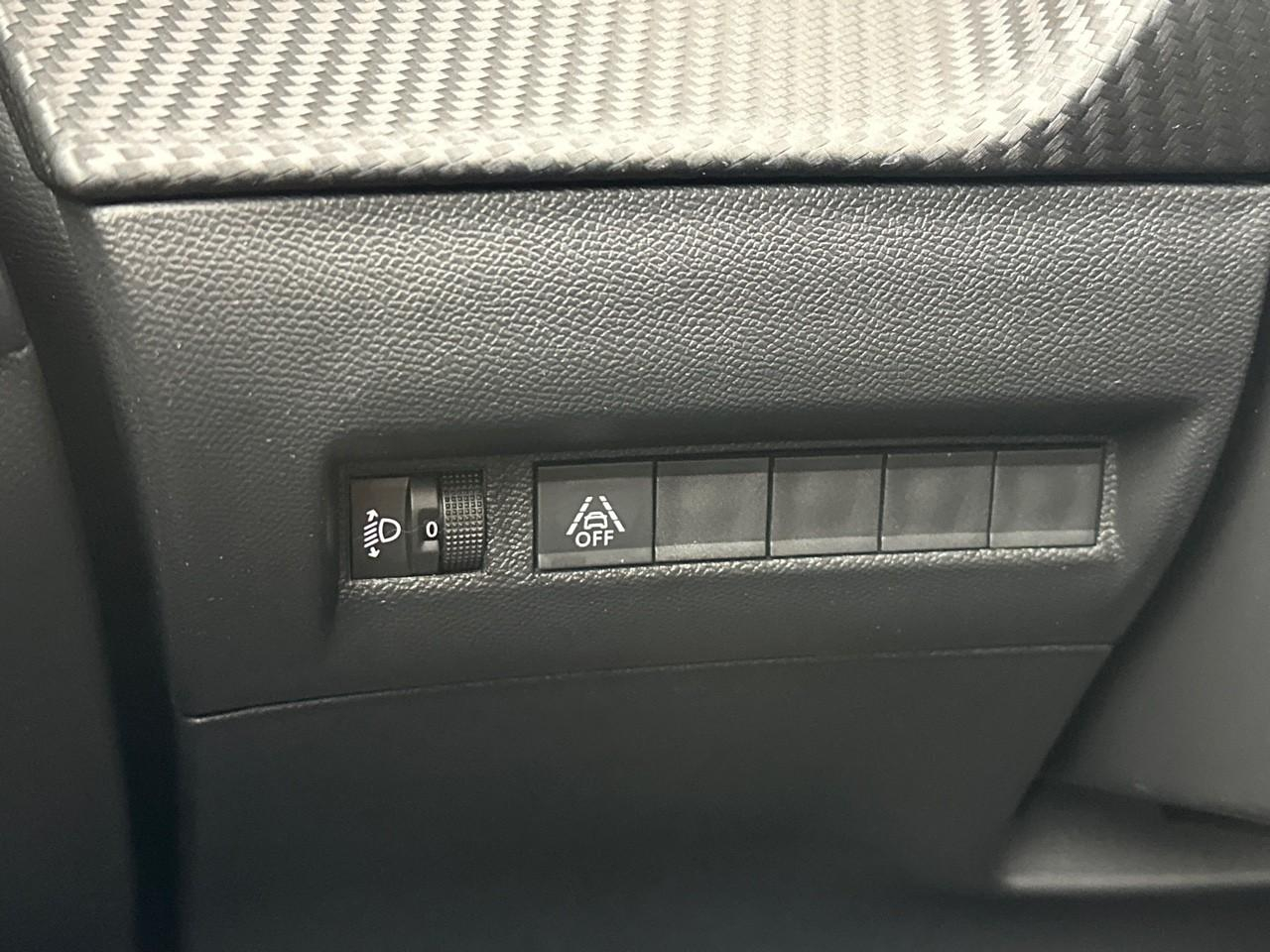 Peugeot 208 puretech 100 s&s bvm6 style — photo 16