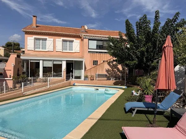 SIX-FOURS-LES-PLAGES BELLE MAISON FAMILIALE AVEC PISCINE,