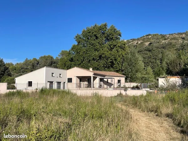 Maison 125 m2 - 3600 m2 de terrain - garage 75 m2 - 2 grands abris - Saze