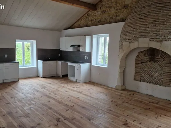 APPARTEMENT 88m² A LOUER 700 SAINTE BAZEILLE