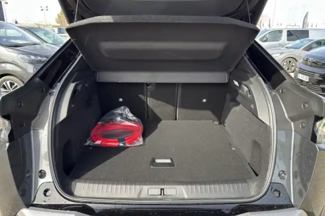 Peugeot 3008 electrique 230 ch grande autonomie 97 kwh — photo 19