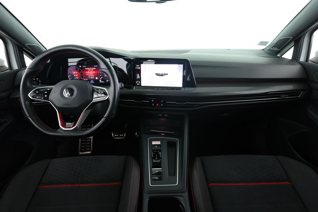 Volkswagen Golf VIII 2.0 TSI GTI Clubsport DSG7 — photo 11