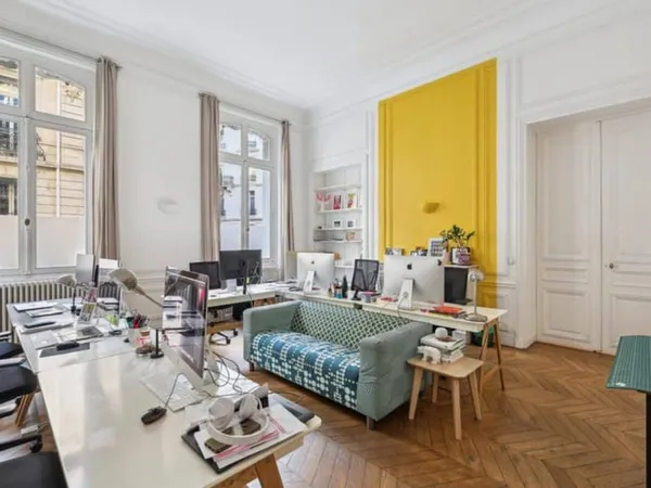 Bureaux 338 m²