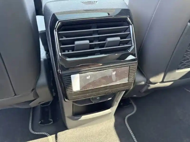 Citroën C5 Aircross hybride rechargeable 195 ch e-eat7 — photo 19