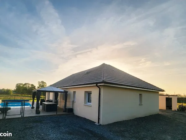 Plain pied avec piscine chauffée