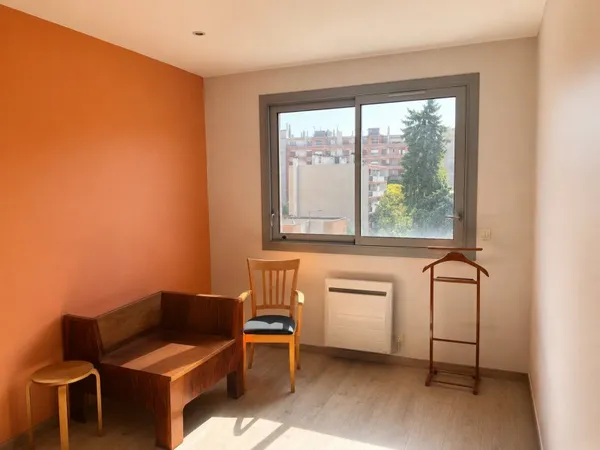 Loue chambre en colocation dans appartement