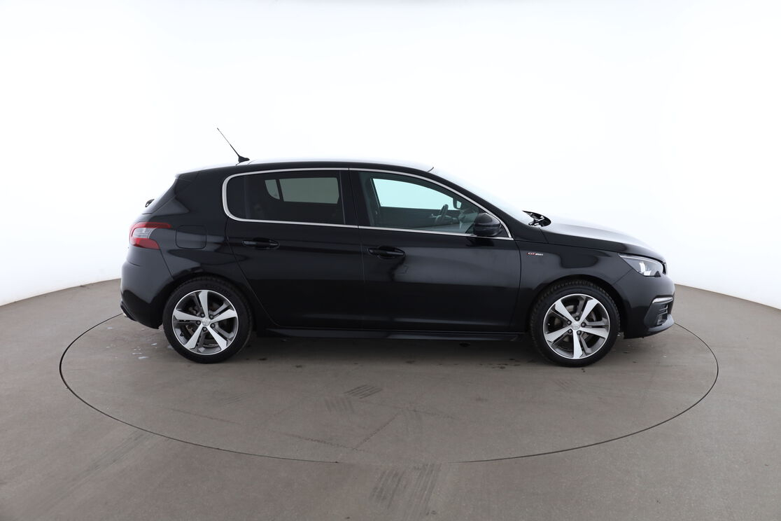 Peugeot 308 1.2 PureTech GT Line — photo 6