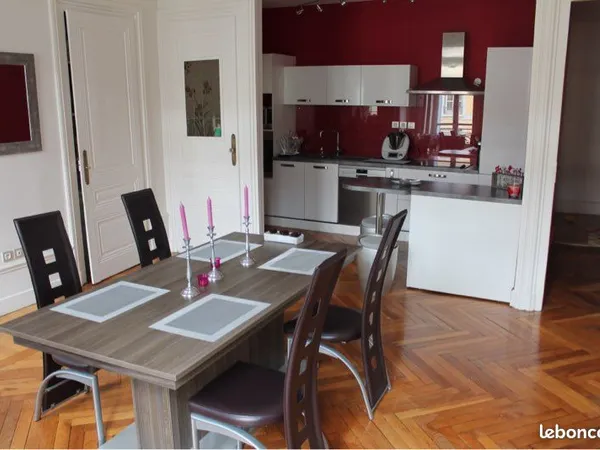 Appartement 106m2 rue Ch de Gaulle + garage