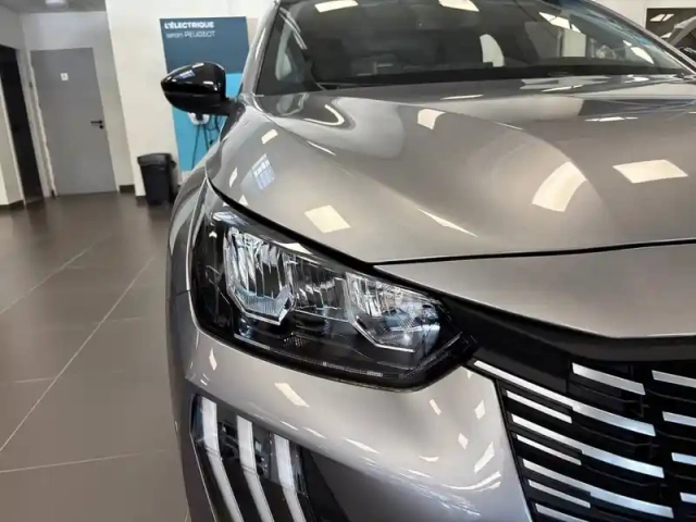 Peugeot 208 electrique 54 kwh 156ch — photo 60