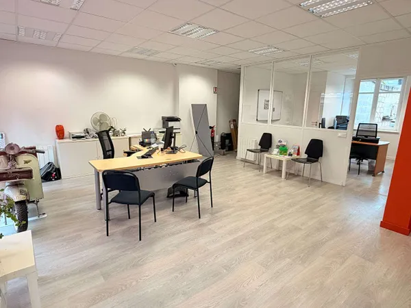 Local 1 pièce 63 m²