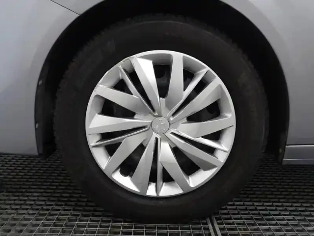 Peugeot 208 1.2 puretech 75ch s&amp;s like — photo 9