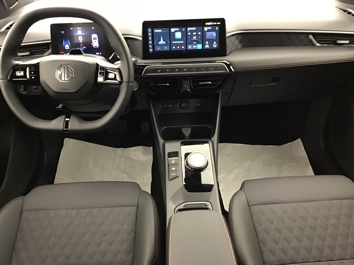 MG MG3 — photo 11
