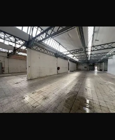 Local commercial 2300 m² BOBIGNY