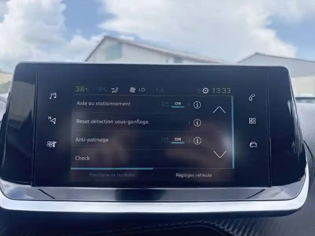 Peugeot 208 electrique 50 kwh 136ch — photo 15