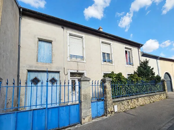 Maison 9 pièces 330 m²