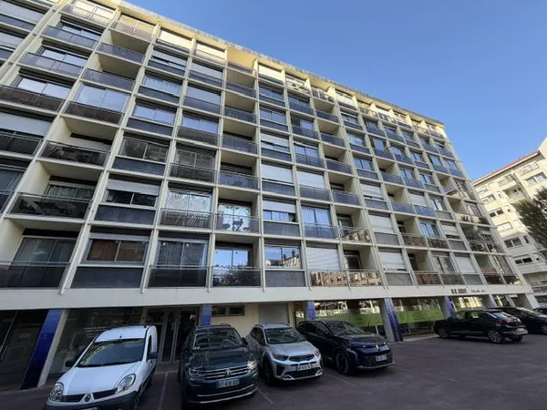 PALAIS DE JUSTICE / HALLES DE LYON