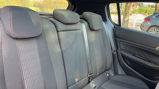 Peugeot 308 1.5 BlueHDi 130 EAT8 - GT Line – 2020 – 93615 km – Diesel – Boîte Automatique — photo 46