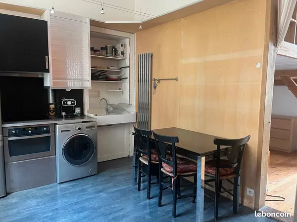 Rénové spacieux et confortable, avec lit en mezzanine - centre ville - tram 5O otages
