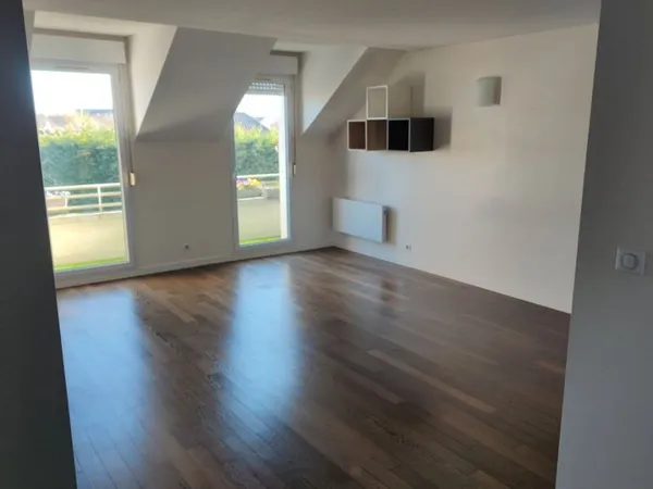 Appartement 2 pièces - Dernier étage - Quartier « Le Village » - Guyancourt