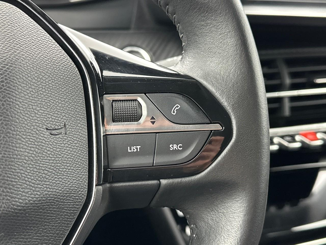 Peugeot 2008 puretech 100 s&s bvm6 allure — photo 19