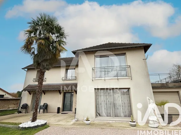 Maison 7 pièces 210 m²