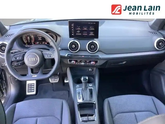 Audi Q2 35 tfsi 150 s tronic 7 — photo 18