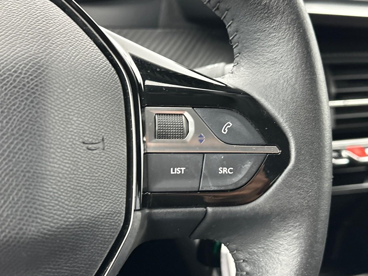 Peugeot 208 puretech 100 s&s bvm6 style — photo 19
