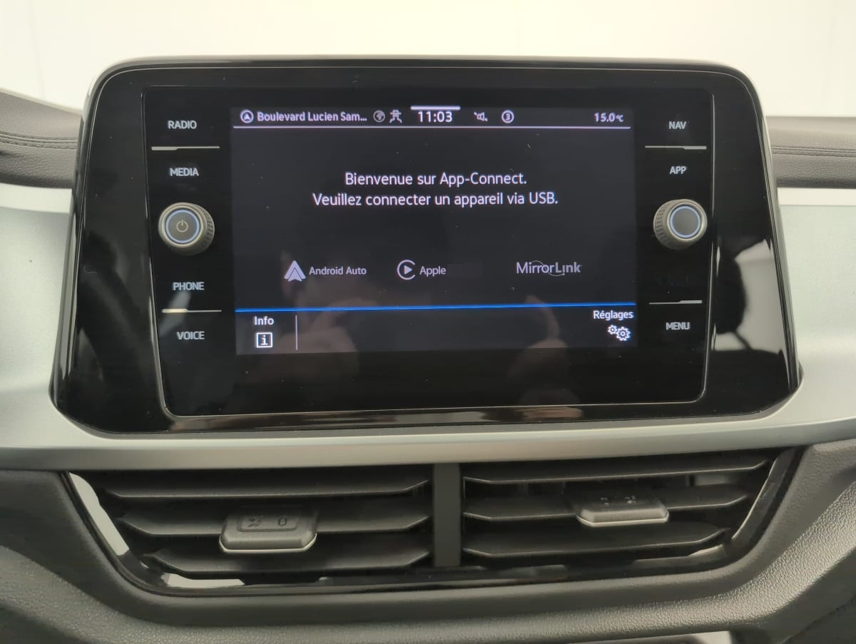 Volkswagen T-Roc — photo 19