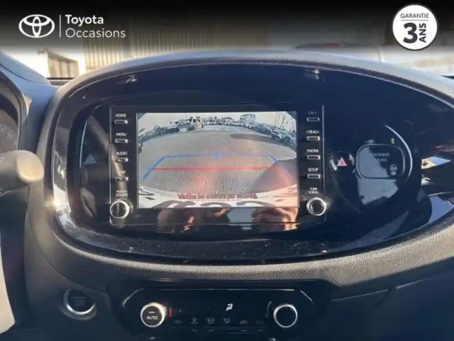 Toyota Aygo x 1.0 vvt-i 72ch design s-cvt — photo 8