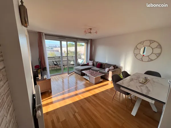 Appartement T3 - Balcon, vue dégagée et parking - Stade de France