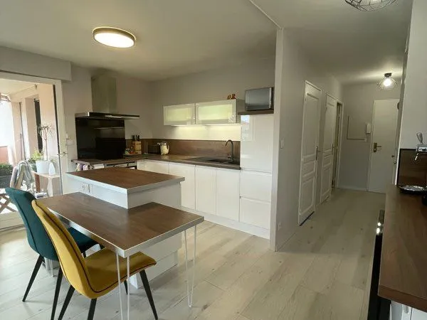 Appartement T3 Craponne centre - 2 chambres et terrasse
