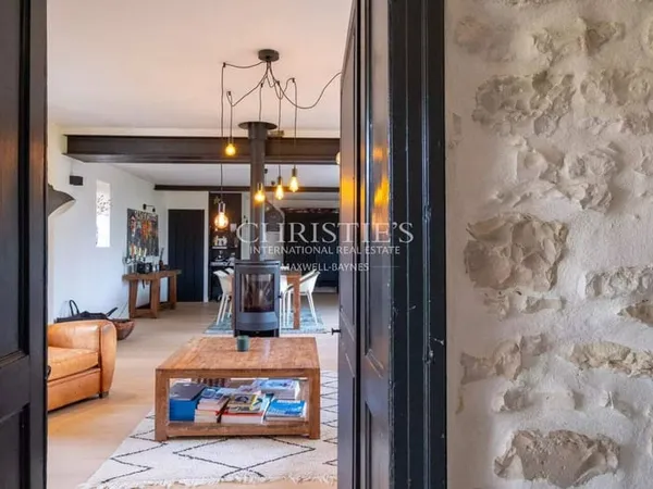 Maison 9 pièces 207 m²