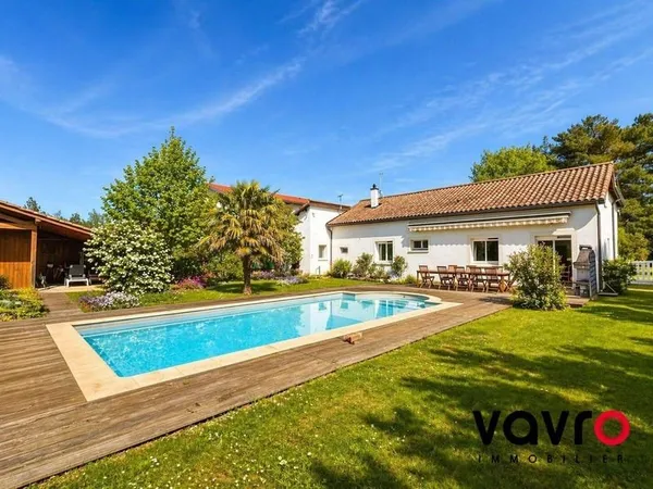 Maison 8 pièces 212 m²