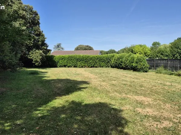 Terrain 700 m² Grezac