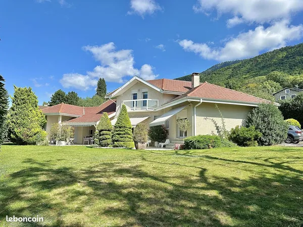 Villa 6 pièces 170 m²