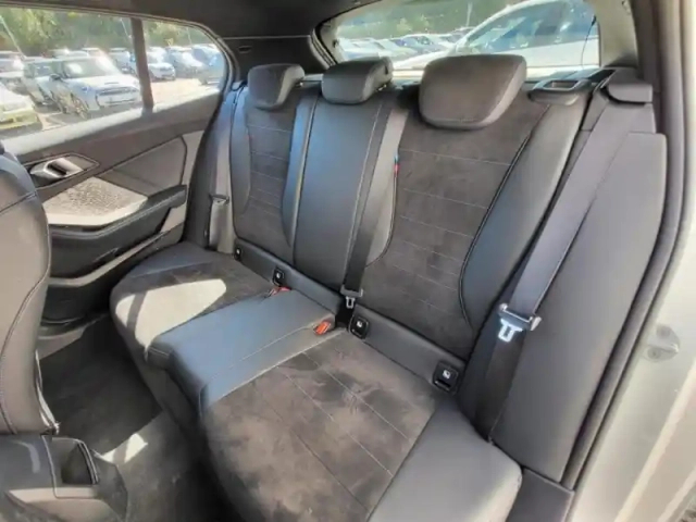 Bmw Serie 1 série 1 116a 122ch m sport dkg7 — photo 8