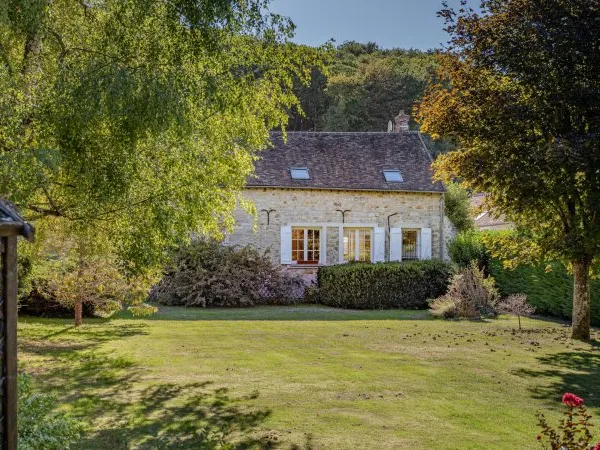 NOISY-SUR-ÉCOLE - PROPRIÉTÉ DE CHARME AVEC MAISON D'AMIS, PISCINE ET JARDIN