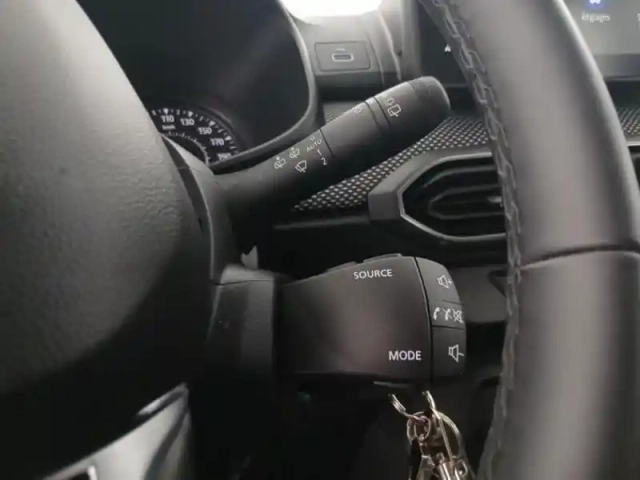 Dacia Sandero 1.0 sce 65ch confort -22 — photo 7