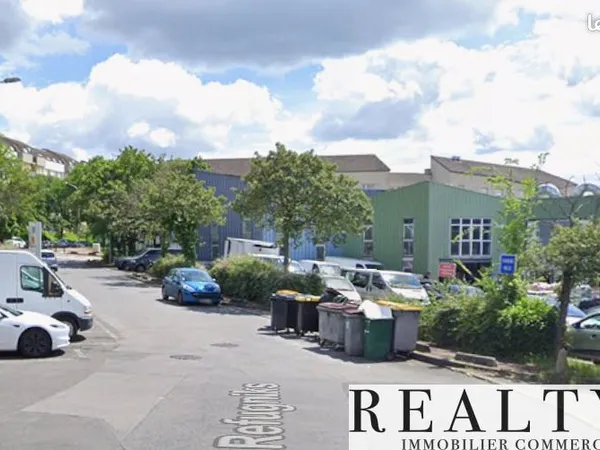 Local commercial 1 940 m²