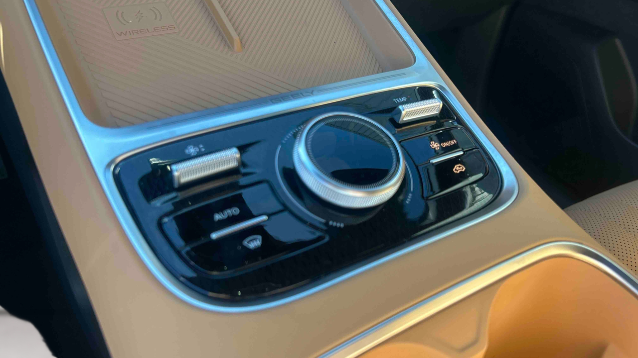 Geely Starray EM-i — photo 19