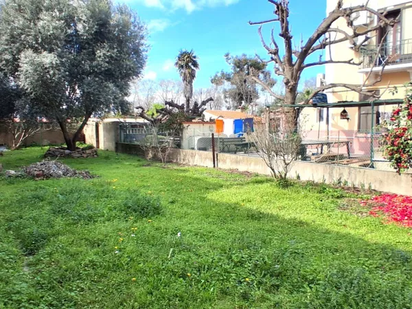Maison à rénover + terrain + garage - Proche Argelès