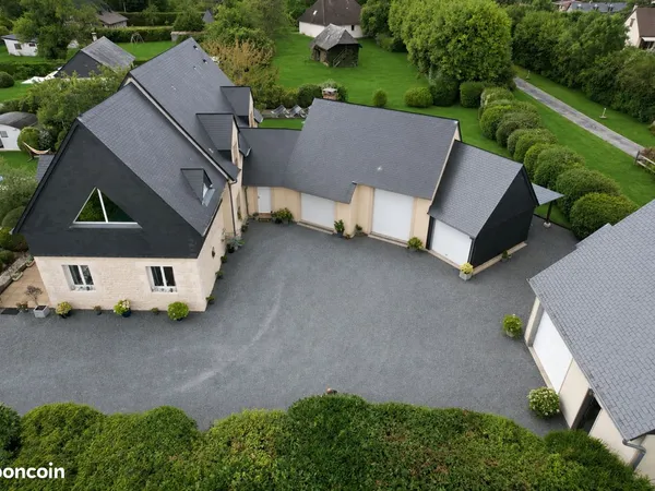 À 5 minutes d'Honfleur - Superbe propriété familiale de 230 m² avec piscine chauffée, 4 garages et t