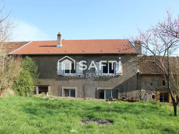 Maison de village / 4 chambres / une grande grange et un jardin