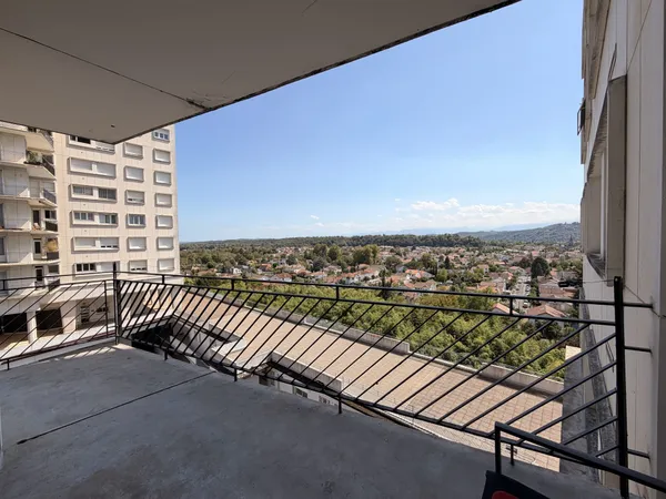 - BIZANOS - T3 MEUBLE de 66m2 AVEC TERRASSE VUE SUR PYRENEES